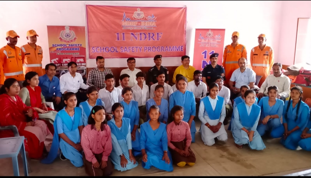 एनडीआरएफ की टीम ने मानिकपुर तहसील का दौरा कर छात्रों को सिखाएं आपदा प्रबंधन के गुण