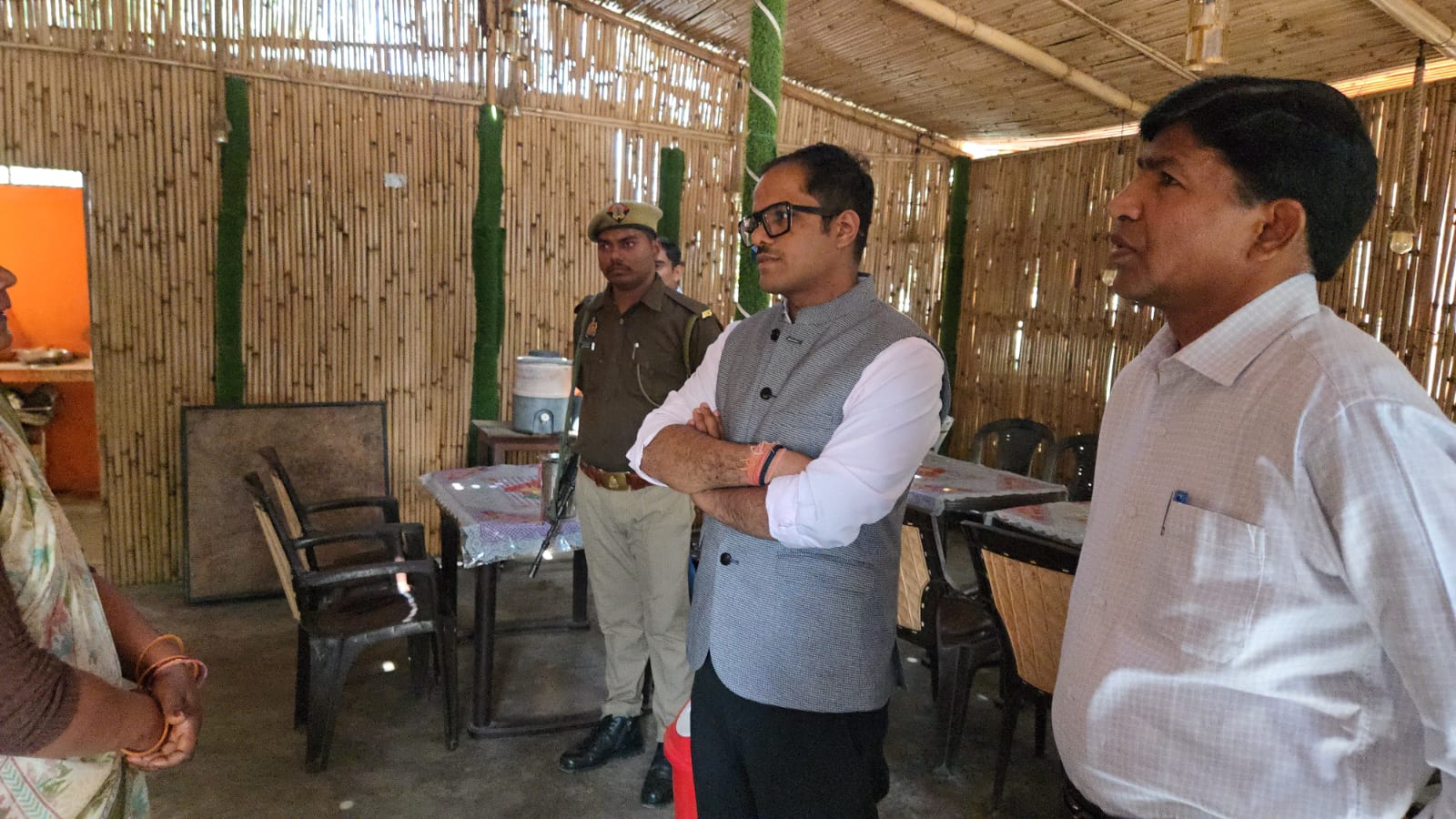 जिलाधिकारी ने विकास भवन स्थित ‘शक्ति रसोई’ कैंटीन का किया आकस्मिक निरीक्षण