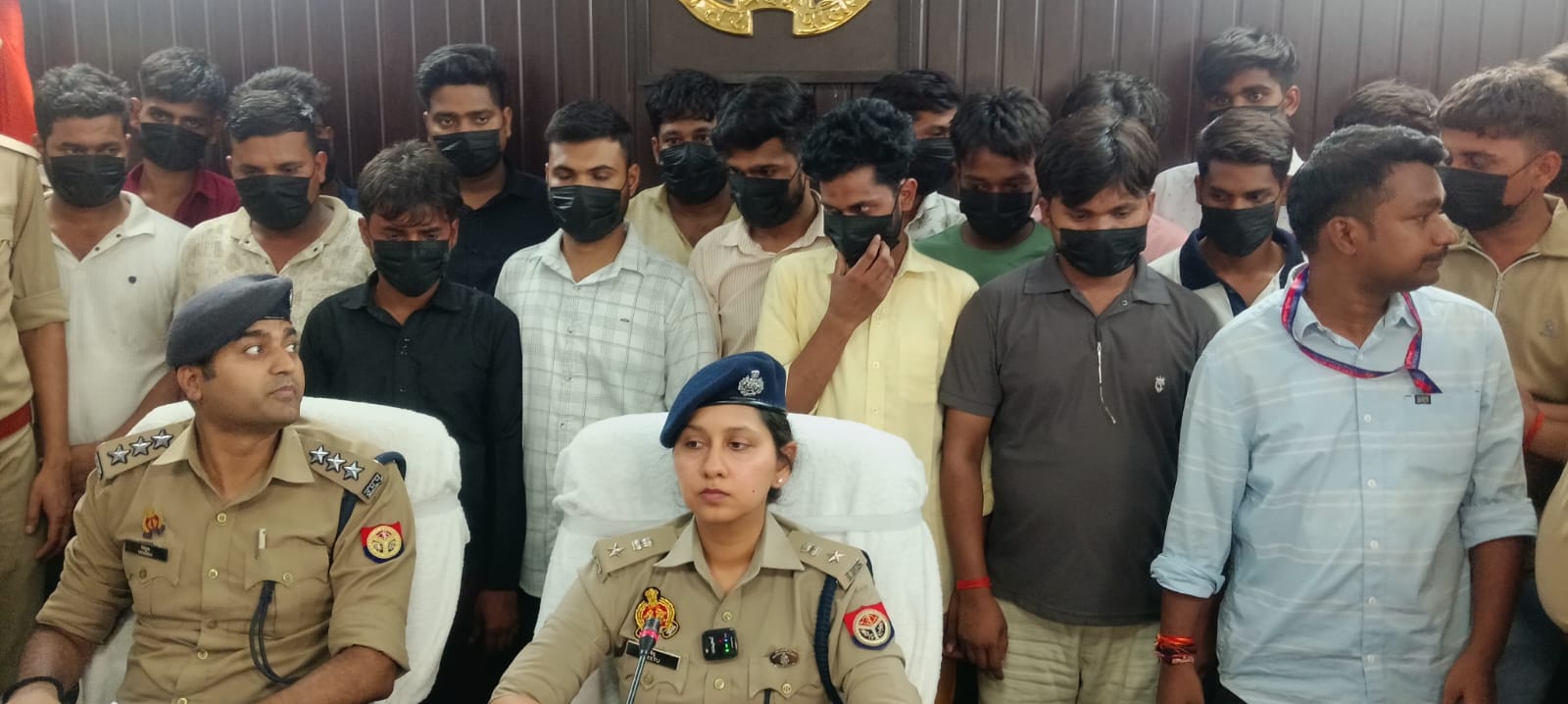 वाराणसी साइबर क्राइम पुलिस टीम पिरामिड चेक नेटवर्क का हुआ भंडाफोड़