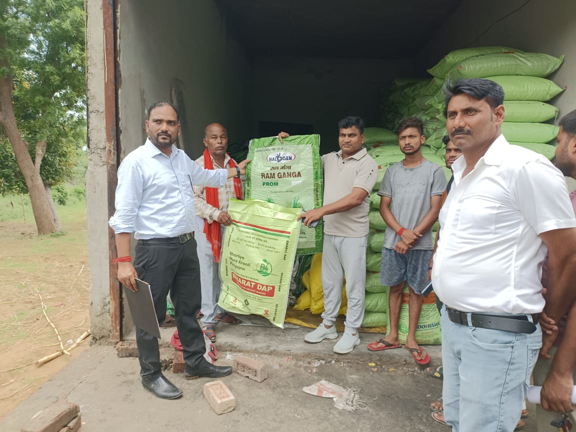 चित्रकूट में अवैध खाद फैक्टरी का भंडाफोड़, SDM राम ऋषि रमन की बड़ी कार्रवाई